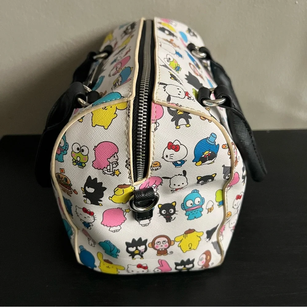 VERY RARE Loungefly loves Sanrio AOP Character Crossbody Purse Bag Satchel HEART